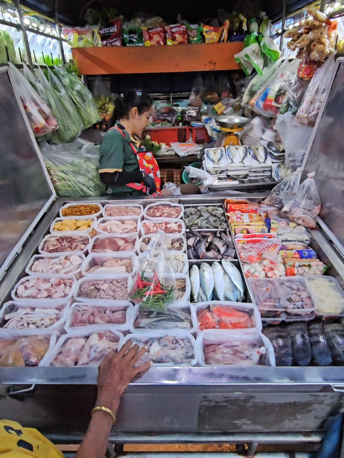 เสิร์ฟความสดส่งตรงถึงบ้าน #เทรนด์วันนี้ #foodtruck @รถกับข้าวซิ่ง @รถกับข้าวซิ่ง @รถกับข้าวซิ่ง 