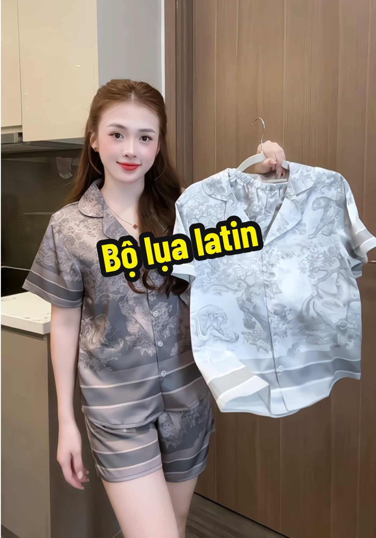 Mặc lụa thì quá sang lun 😍