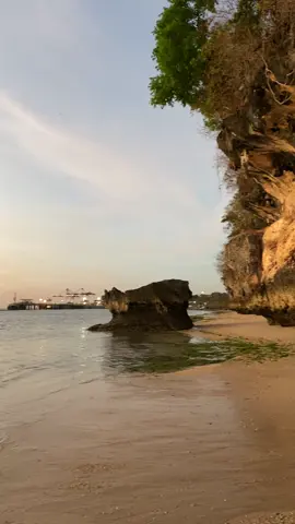 Pantai terindah di Kota Kupang yg tersembunyi dan jarang orang tahu😍🥰😻😘