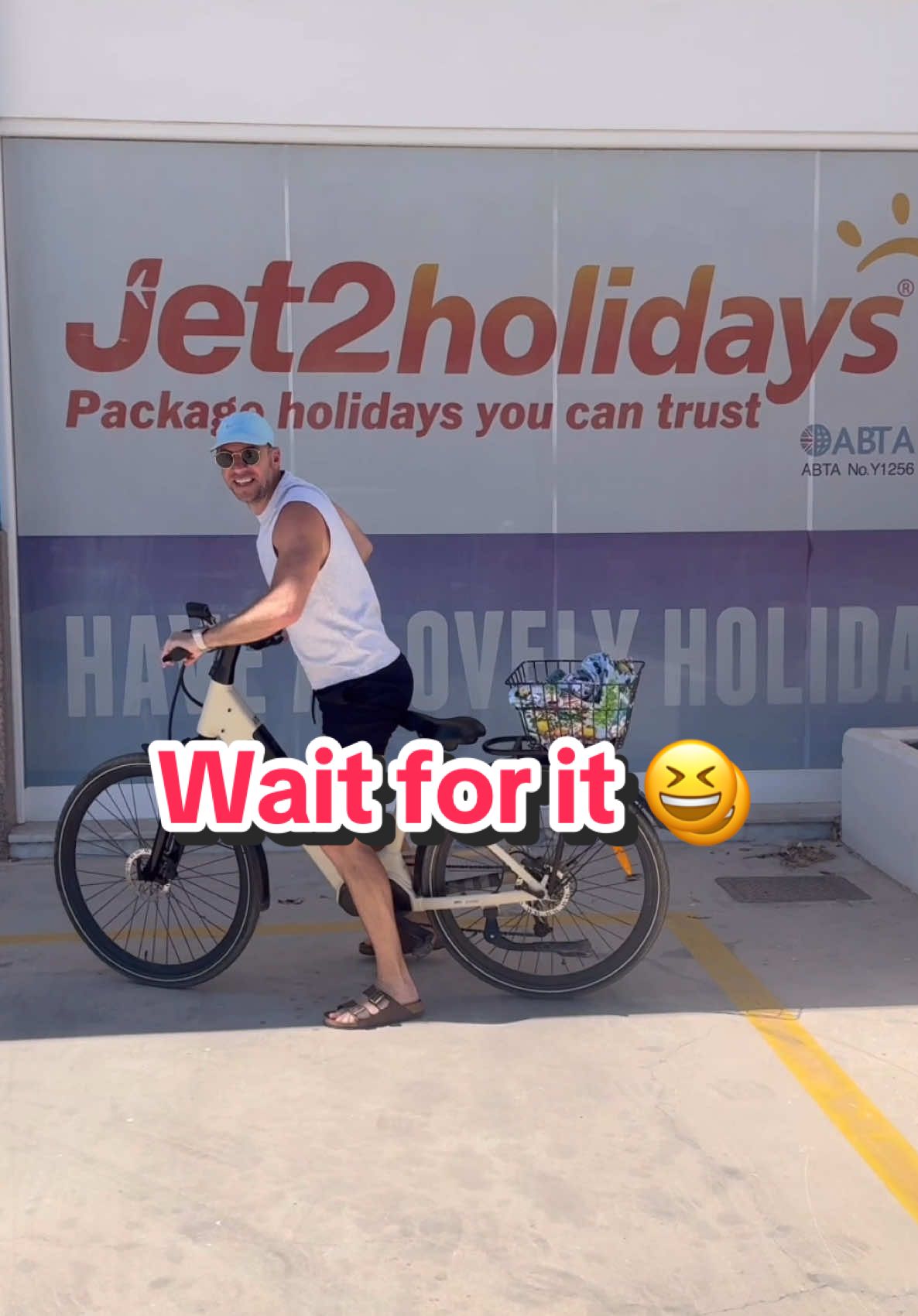 Haha epic fail or no? I promise I’m not that uncoordinated 😆 @jet2 #epicfail #treding #greece #relatable #gay #ifykyk 