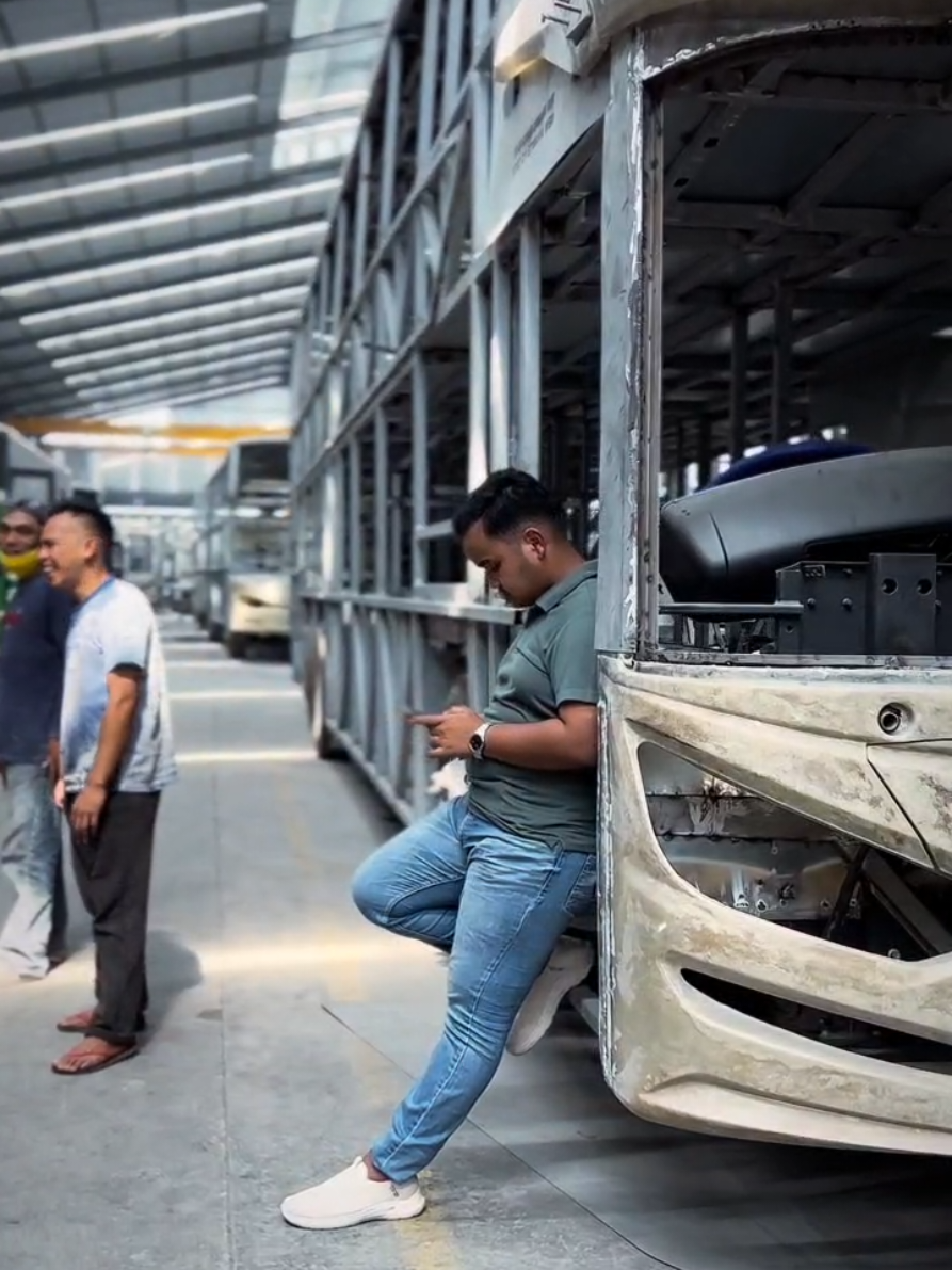 project pokok dadi . #sgn #sgnews #sgnholiday #tentremkaroseri #avantebaruerabaru #bustronton #buspremium #sewabuspariwisata #buspariwisata #ayonaikbus #busmaniacommunity #fypage #fypシ゚ #fyp #trendingvideo #trend #abcxyz 