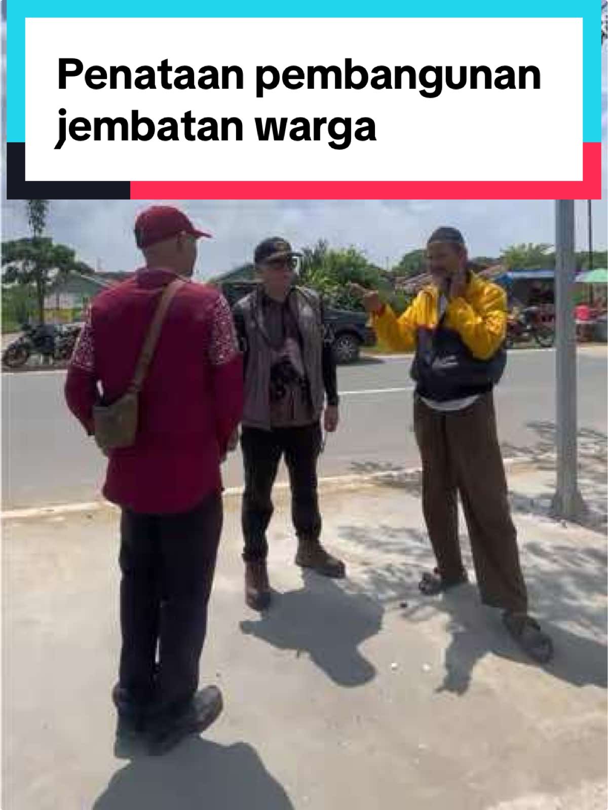 Penataan konstruksi Jembatan warga perlu dilakukan sosialisasi terhadap fungsi jembatan itu sendiri dalam memberikan akses bagi petugas untuk melakukan inspeksi, pemeliharaan, dan perbaikan pada struktur jembatan dan sistem drainase di bawahnya. 📷 @Dragon. Ball. Z  #jagaparit  #dinaspuprkotapontianak  #bidangsdapupr 