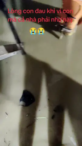 trời mưa chi cho lòng con tan nát😭😭vì con mà cả nhà phải chịu cảnh như này😭😭