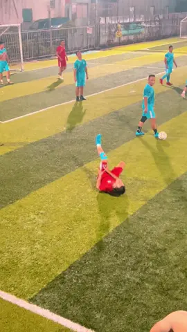 Đông - Phương bất bại 🤣🤣🤣 #BongDaVietNam #BongDaPhui #BongDaPhuiHaNoi #FCLinhAnh #DamMeBongDa 