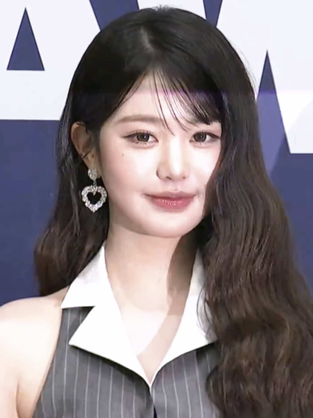 WONYOUNG at KWDA 2025 Blue Carpet #Wonyoung #JangWonyoung #IVE #IVEatKWDA #KWDA2025 