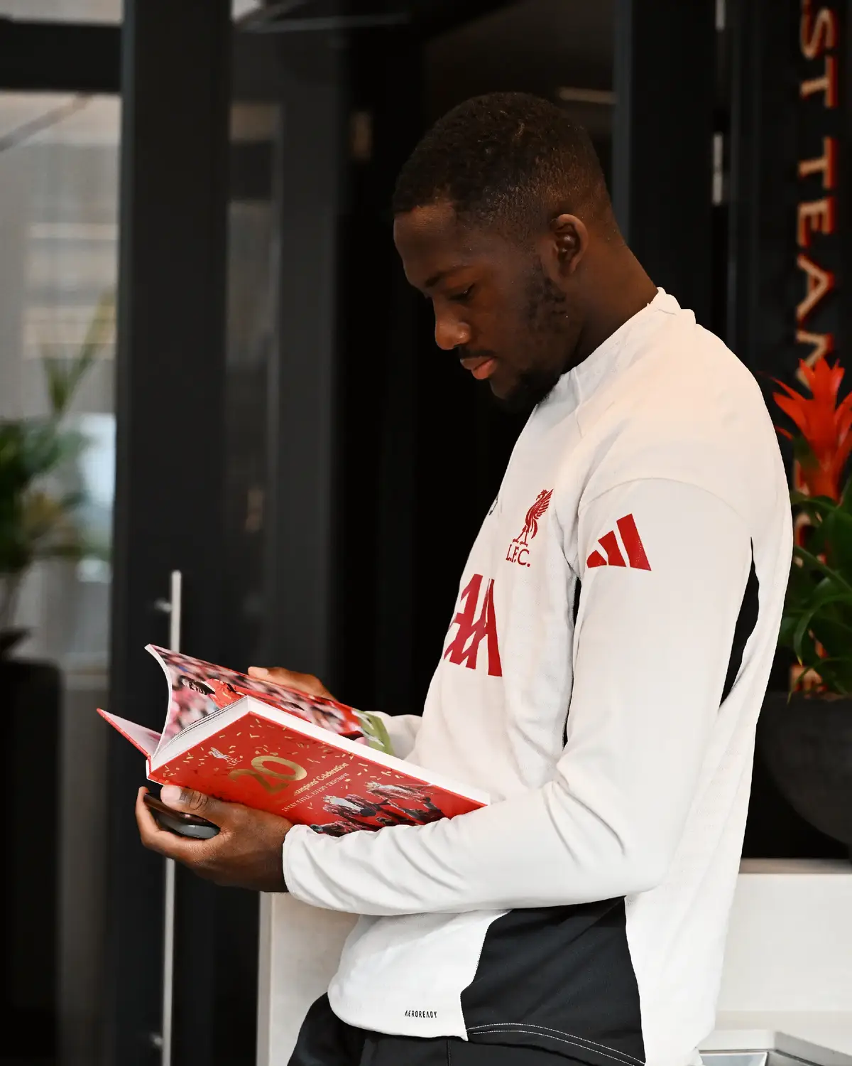A bit of light reading before today’s session 📕