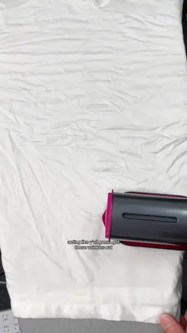 Say goodbye to wrinkles in a flash! ✨ No iron? No problem. Try this quick and easy hack to keep your clothes looking fresh and smooth every day. 👕💨 #WrinkleFree #ClothingHacks #QuickFix #freeshipping#fyp 