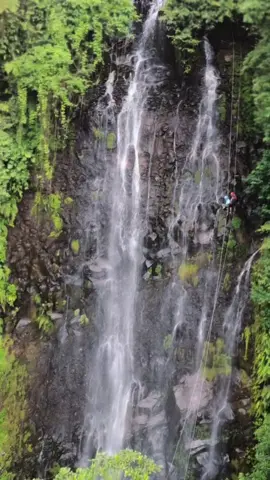 Tunggu jadwalnya di September guys🥳 ketinggiannya -+ 60 meter guys😎 #CapCut #canyoneering #canyoning #waterfall #4u 