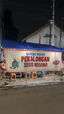 Perantauan dijakarta asal pekalongan dan batang kalo merasa kangen kampung ada sego menogo pasar kebayoran lama ikan pangang, teh nutu, ciri khas pekalongan banget deh #segomegono #pasar #kebayoranlama #fyp #jakarta 