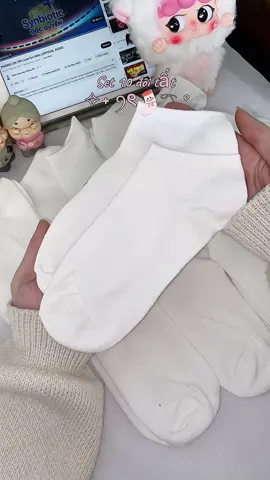 Chân ái của tui mỗi khi raa đường 🧦🫰🏻 #tatnu #trending #unboxing #tatxinh 