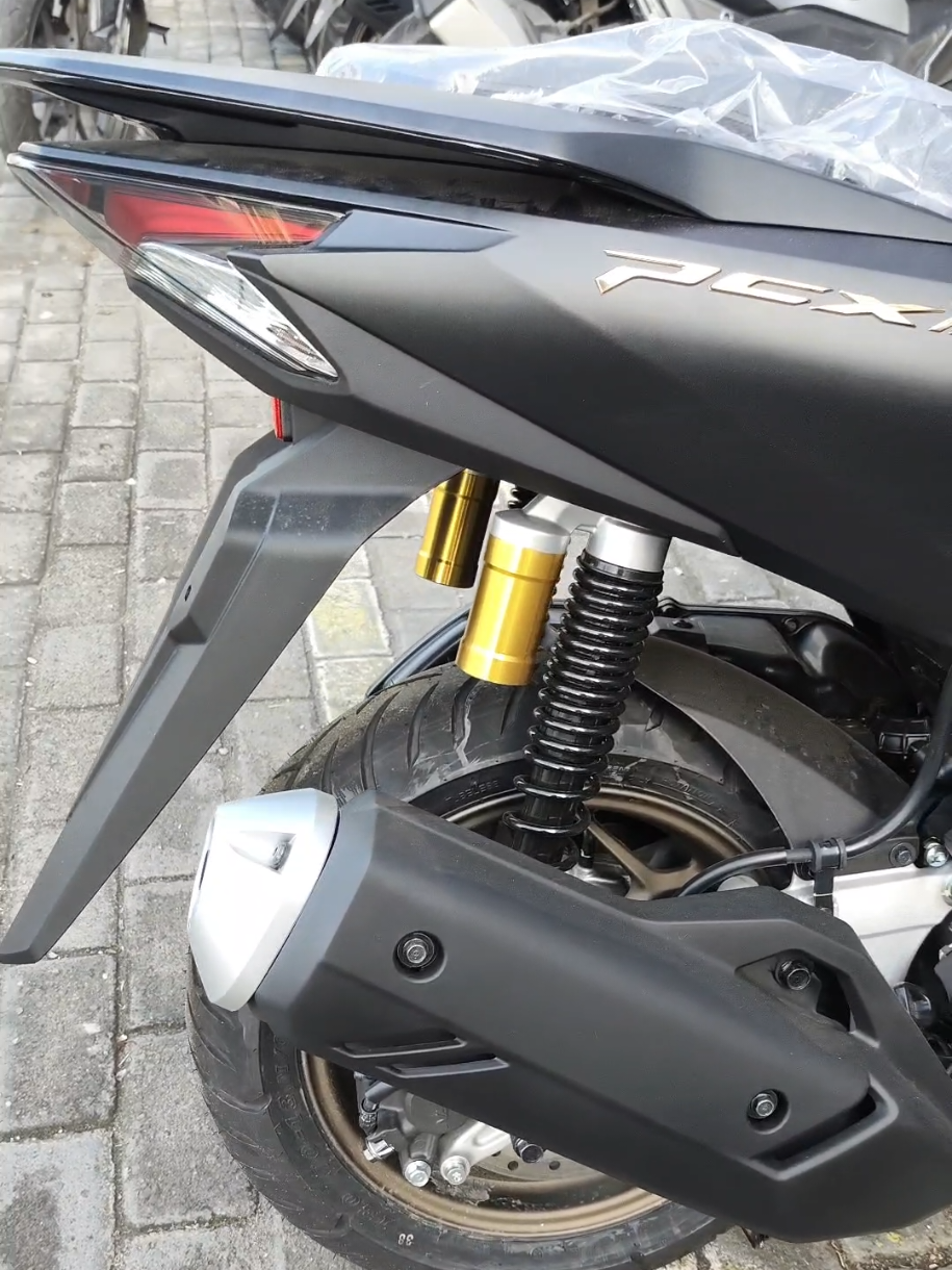 PCX 160 TERBARU 2025 TYPE ROADSYNC ( CONNECT WITH YOUR PHONE ) MATTE BLACK READY STOCK YA LUR ‼️ #honda #pcx160 #trending #viral #fyp 