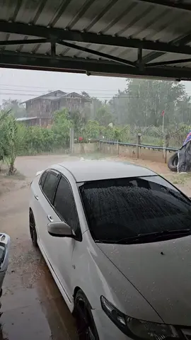 #ฝนตกแรง
