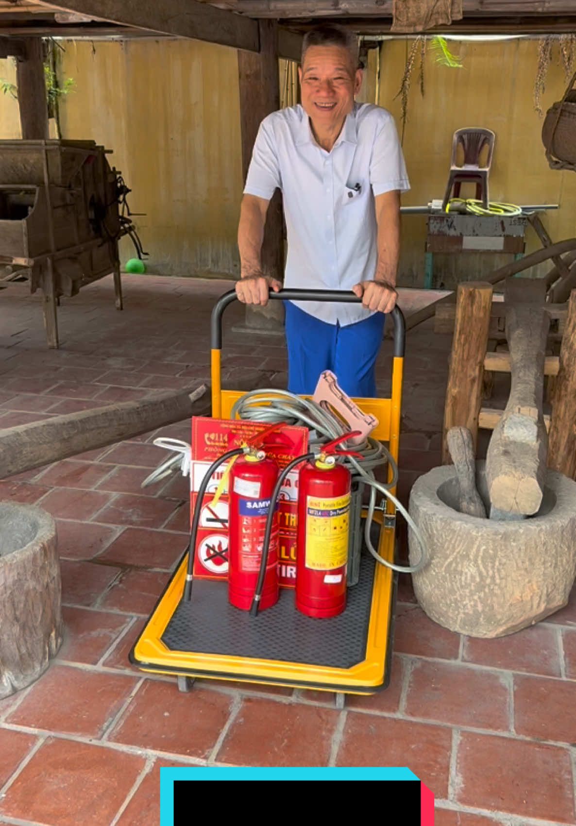 Xe Đẩy Hàng TOSHUDO Thép Bánh cao su đúc soay 360• chịu tải 150 kg tay đẩy đệm mút chống đau tay #xedayhang4 banh #xekeodayhang #xuhuong #thinhhanh 