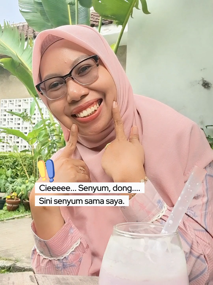 Siapa aja nih, yang sudah senyum? 😉😉