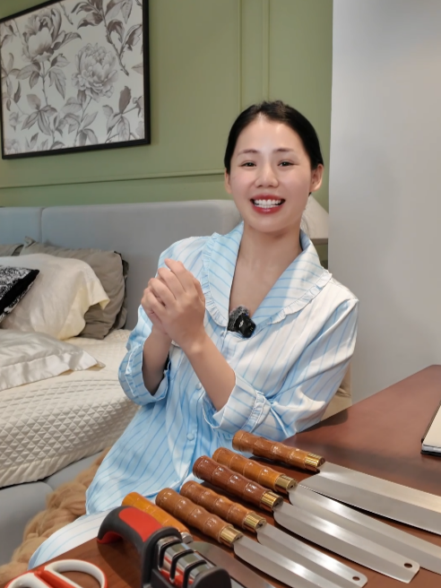 Bộ dao thép gia đình kháng gỉ xịn sò đây rùi #huongly #tiktokshop #review #dao #daothep #daotheptienloc #daotienloc