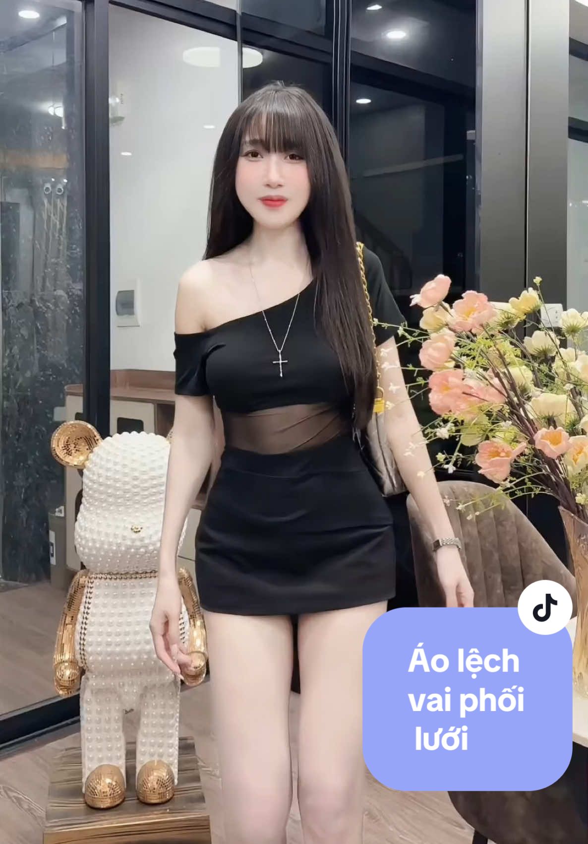 Em áo này đơn giản mà xinh lắm mấy bà ơi , mlem sang hết nc chấm nhé #thoitrangnu #xuhuong #aoombody #aolechvai #aobody 