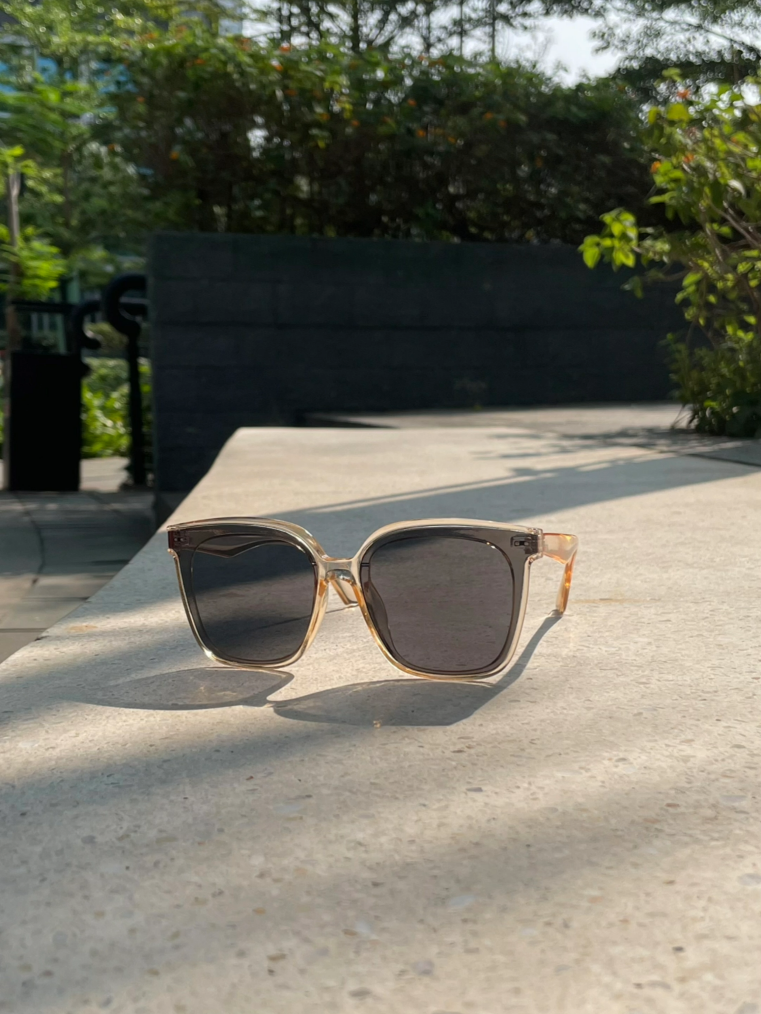 Makin stylish pake Palesun 😎 #palesun #kacamata #sunglasess #eyewear #trend #kacamatacowokpria #kacamatawanitafashion #fyp #kacamatawanita #kacamatagayawanita2025 #foryoupage #trendy