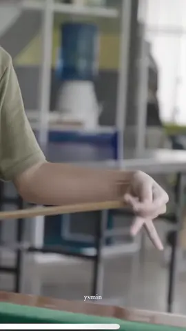 Story 4 | Part 1 | POV: shiniship ka ng nanay mo sa anak ng bago niyang kumare without them knowing na sya ang naitulak mo sa imburnal. Hindi lahat ng batang lumaki abroad ay sabik umuwi sa Pilipinas. Para kay Y/N, ang Pilipinas ay parte lang ng mga kwento ng Mama niya—init ng araw, amoy ng dagat, at dami ng kamag-anak na laging may tanong kung may boyfriend na ito. Lumaki siya sa London kung saan malamig, tahimik, at sanay na may space para sa sarili niya. Sa unang pagkakataon matapos ang ilang taon na nakatira sa London, babalik siya sa lugar na pinagmulan ng kanyang ina—sa Palawan. Y/N: Mom, this is insane. I’m literally melting. Do you want me to die here? Like, seriously? Mary: Anak, normal lang yan. Welcome to the Philippines. Y/N: Normal? Mom, in London we don’t sweat like this unless we’re at the gym. Look at me, I feel sticky already! Y/N: Eh di magpalit ka ng damit. Simple lang. Y/N: Mom, this is not my vibe. Mary: Y/N, wag kang maarte dyan. You’re Filipino, kaya dapat kayanin mo ito. Don’t forget where you came from. Y/N: I came from London, Mom. Mary: Doon ka lang pinanganak at pilipino ka pa din! — fast forward Sa maliit na billiard hall sa baryo, abala ang mga tambay sa bola at chismisan. Si Jeo, nakasando at pawisan, hawak ang taco stick na parang siya ang hari ng mesa. Earl: Pre, balita ko, may bago raw titira sa bahay nila Aling Rosa. bungad ni earl habang sumisipsip ng softdrinks sa plastik. Siko: Eh di ba patay na si Aling Rosa? Tonix: Oo nga. Eh yung anak daw niya sa London uuwi. Kasama raw nung anak din nung anak—ewan kung apo ba o kung ano. Earl: Aba, sosyal! Imported! Pero si Jeo, walang pakelam. Tumira lang ng bola, swabe ang pasok sa pocket.  Jeo: Anong pakelam ko kung galing pa sila ng London? Pare-pareho lang naman lahat pag dito tumira init, lamok, at kuryente na laging brownout. Naghalakhakan ang tropa. Siko: Yabang mo talaga, Jeo. Malay mo, maganda yung anak.” pang-aasar ni Siko. Jeo: Maganda o hindi, hindi ko problema yan, basta huwag lang maarte, dahil dito sa atin, bawal ang maarte. — fast forward Pagkababa pa lang ng van, agad na sinalubong si Mama ng isang babae mula sa kabilang bahay. Medyo maingay, madaldal, at halatang sanay makipagkapwa. “Uy! Ikaw ba si Mary?” tanong ng babae, sabay lapit. “Yes po, ako nga. Ikaw po?” sagot ni Mama, medyo nagulat. “Ako si Janice, kapitbahay ni Aling Rosa. Lagi ka niyang naikukwento noon—yung anak niya na nasa London.”  Bigla siyang tumigil, tapos pinagmasdan si Mama mula ulo hanggang paa. “Ikaw ba ‘yung anak ni Rosa?” Mary: Oo.. “Ahh!” sagot ni Janice, natawa na rin.  Janice: Anak mo? Mary: Oo, Y/N ang pangalan nya. Anak say hello to tita janice. Y/N: Hello Nagsimula ang panibagong kabanata sa buhay ni Y/N. Isang simpleng araw ng pagdating pero hindi niya alam, iyon din ang araw na unti-unti siyang haharap sa mga sitwasyong magbabago sa kanya.  At sa isang baryong puno ng ingay, tawanan, at tsismisan nakahanda na ring pumasok sa eksena ang isang hambog na tambay ng kanto na magpapasakit ng ulo niya. Y/N: Mom, I’ll just walk around… you know, explore. I promise, I won’t get lost. Mary: Okay, pero wag kang magtataray pag pinawisan ka dyan. Lumabas ako ng bahay, naglakad-lakad sa kalsada. Ang daming mga bata naglalaro ng tumbang preso, tapos may jeep na dumadaan na may nakakabit pang mga karatula ng fiesta. Ang gulo, pero in a weird way.. interesting. Biglang may batang nagbibisikleta na halos wala nang preno, diretso sa akin. “Oh my God!” sigaw ko, at sa sobrang gulat ko, napaatras ako — sabay napamuwang ng kamay at may naitulak ako. Diretso sa bukas na imburnal yung isang lalaki na dumadaan lang sana.  “PUT—!!!” malakas na curse ang narinig ko mula sa loob ng imburnal. Nanlaki mata ko, napasigaw. “Oh my God, I’m so sorry! I didn’t mean to—” Dahan-dahang umahon mula sa imburnal yung lalaki, basang-basa, amoy kanal, at halatang galit na galit.  Jeo: (sigaw) PUT—!!! SINO YUNG— Y/N: it was an accident! (takbo bigla pauwi) #pov #au #fyp #jeoong #jeoongedits 
