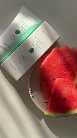 🍉 Watermelon Fresh Sunscreen SPF50+ PA++++ #bellflower_global . Volume 50 ml. Consistency with a reddish tint, no aroma. Absorbs quickly, does not whiten the skin. ⠀ 🌿 Contains: niacinamide, watermelon extract, centella and others. ⠀ SPF moisturizes my skin well and gives it a healthy glow. #spf #spf50pa➕➕➕➕ #sunscreen #спфкрем 