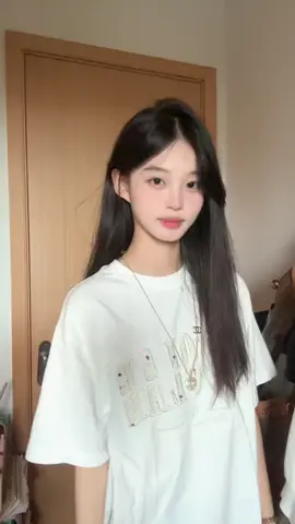 áo đẹp hay ng đẹp:)? #xuhuong  #tiktok  #lâý_tương_tác  #viral  #khongdontiepflop 