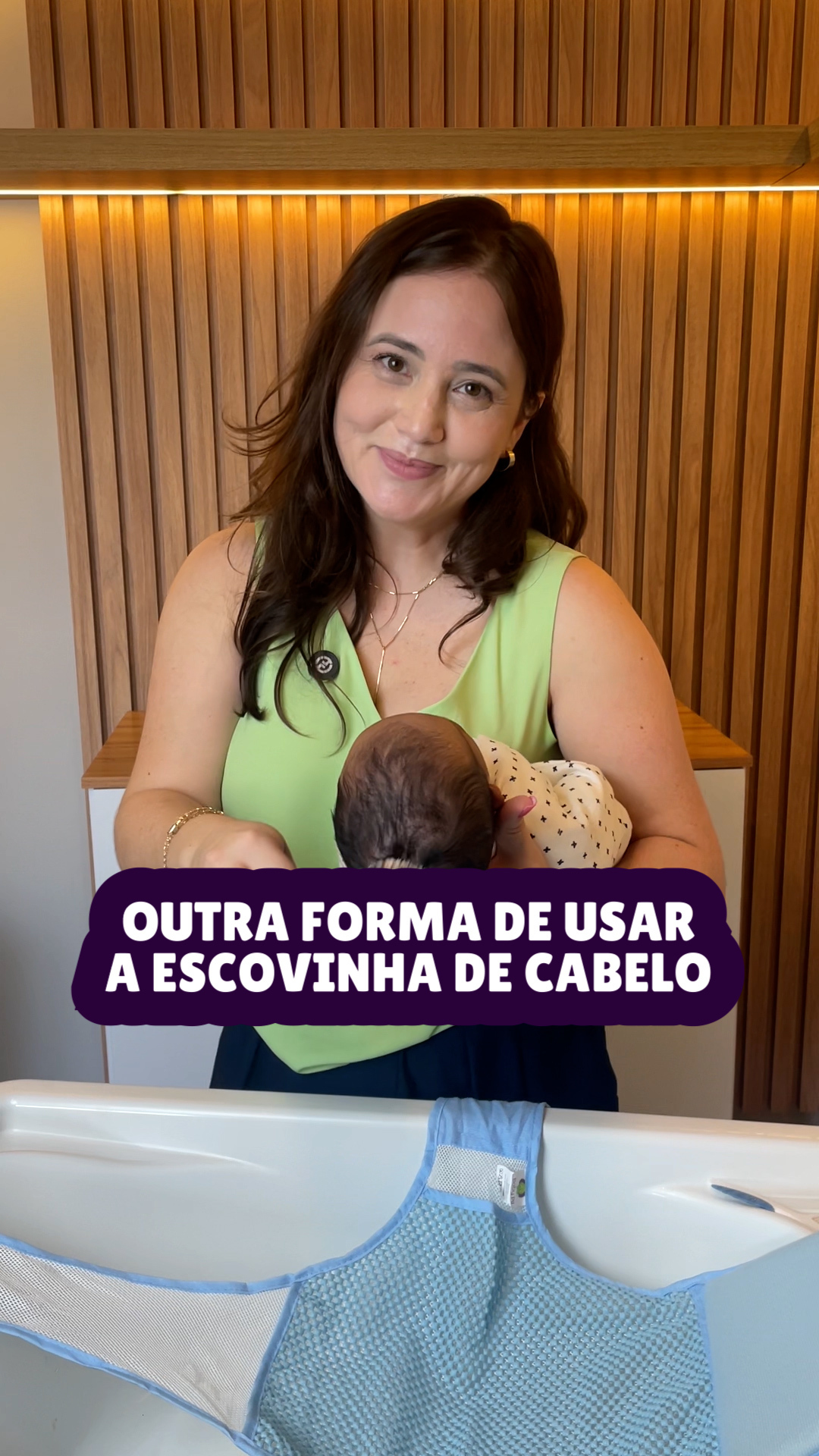 Mamãe, a escovinha de banho ajuda até na crosta láctea! Você já usa? 😍