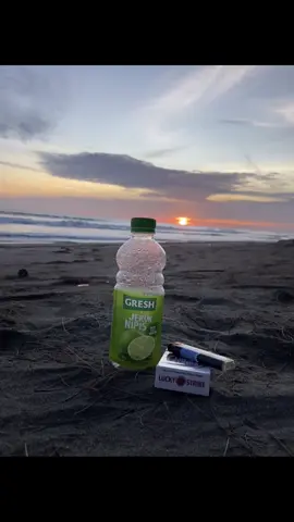 Watee Di Laot Sapupakat,Oeh Katroh Udarat Kalaen Cerita🙂