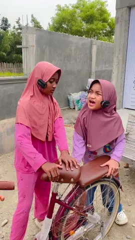 Padahal sepeda mama😂😅 #fypシ゚ #samasamaketawa🤣🤣 