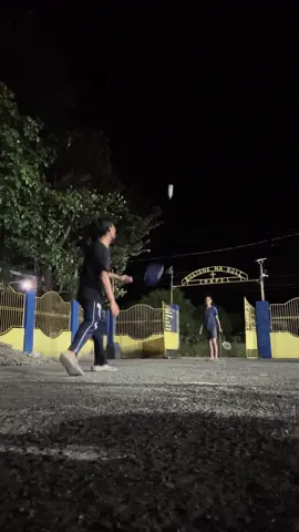 How to play badminton with your gf😊 #fyp #couplegoals #badminton #smash #cute #funny #sports