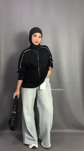 Outfit simple pake kaos basic oversize dari @TUKU KLAMBI 🫶🏻🖤 #kaosoversize #kaosbasic #outfitideas #ootdfashion #fyp 