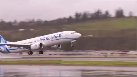 ✅ SCAT открывает прямые рейсы из Шымкента в Бангкок ⠀ С 15 декабря 2025 года авиакомпания SCAT запускает прямые рейсы из Шымкента в столицу Таиланда Бангкок. ⠀ Полеты будут выполняться дважды в неделю на самолетах Boeing 737: из Шымкента - по понедельникам и четвергам, обратно - по вторникам и пятницам. ⠀ Новый маршрут расширяет транспортные возможности юга страны. Пассажиры получат удобные стыковки не только с крупными городами Казахстана, но и с европейскими направлениями: Мюнхеном и Будапештом. Новый терминал Шымкента продолжает укреплять статус важного трансферного узла, привлекая туристов из Юго-Восточной Азии. ⠀ Бангкок остается одним из самых востребованных направлений у казахстанцев. В экзотической стране путешественников ждут знаменитые храмы, прогулки по реке Чао Прайя, вкусная еда, ночные рынки и современные торговые центры. Город является удобной отправной точкой для поездок по всему Таиланду - от Аюттхаи до пляжей Пхукета и Самуи. ⠀ Билеты уже доступны на официальном сайте авиакомпании, в мобильном приложении и авиакассах.
