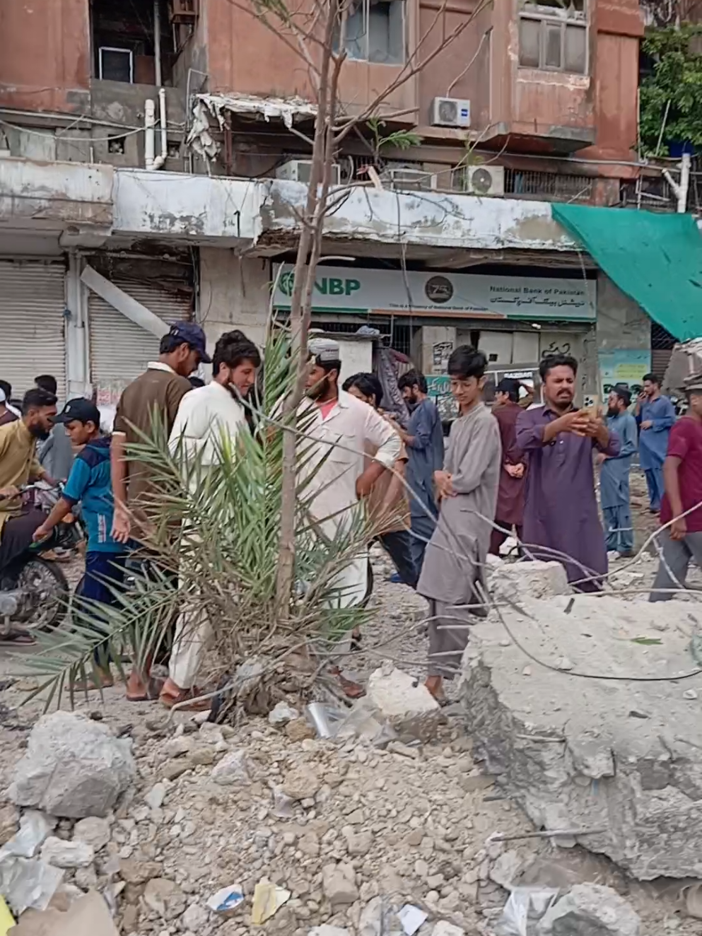 karachi Taj complex saddr incident #tajcomplex#sindhgovernment #karachi #viralvideos #foryoupage #fyp #mayorkarachimurtazawahab #karachiweatherupdate #foryoupage 