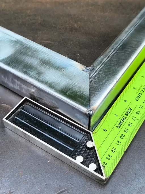Not a bad idea and very simple for combining two different metals. #welding #metalwork #fabrication #cuttingskills #tipsandtricks 