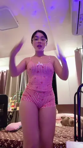 When your biggest insecurity (legs) becomes your favorite part of your body.