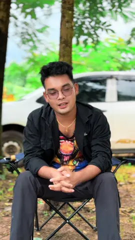 ဒီမျိုးသားလေးက အတည်နိုးကြားစွာနဲ့ မင်းလေးကိုချီပိုးထားမာ😍😍