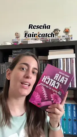 Es un libro bonito, aunque no supera a Clay 🏈🩷 Gracias @crossbookslibros por el ejemplar  #booktokespañol #sportsromance #kandisteiner #faircatch #bea_lalectora