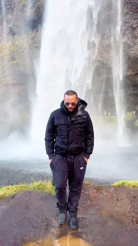 I’d go back for sure 🧊 #waterfall #Iceland #GoldenCircle #traveling #seljalandsfoss 