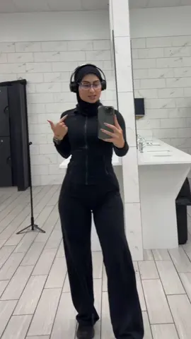 yall know i loveee a black fit #fyp #gym #trending 
