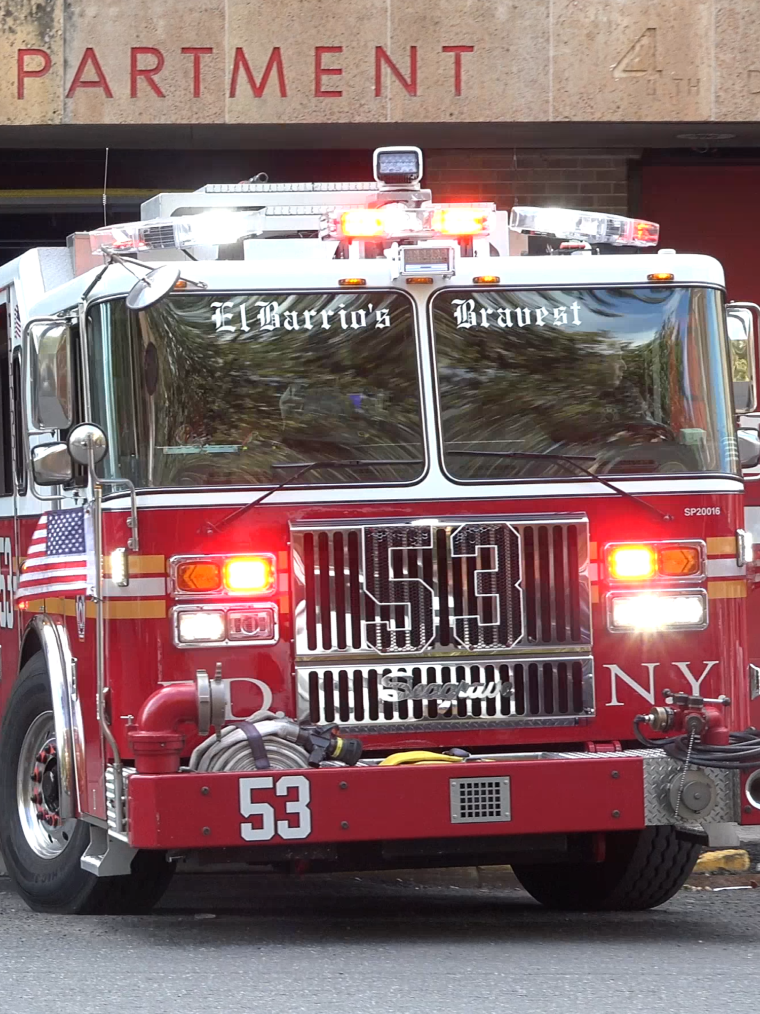 FDNY Engine 53. FDNY Engine 53 responding in Manhattan.  by Dirk Steinhardt - http://www.FDNYvideos.com - http://www.rescue911.eu  - Manhattan, New York City, State of New York, USA - 09/2023 #firedepartment #emergency #rescue #firetruck #fireengine #firefighter #newyorkcity #fdny