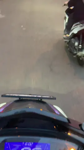 Setulus apa pun kamu... Setulus apa pun kamu mencintai seseorang, kalau dia hanya melihatmu sebagai tempat singgah, maka sekeras apa pun kamu bertahan, dia tetap akan pergi. Bukan karena kamu kurang berharga, tapi karena hatinya memang tak pernah berniat tinggal. Kamu sudah memberi segalanya—waktu, perhatian, bahkan seluruh harapanmu. Tapi cinta, sayangnya, tak selalu dibalas dengan kejujuran yang sama. Kadang, orang yang paling kamu perjuangkan justru adalah orang yang paling mudah melepaskanmu. Dan pada akhirnya, kamu hanya bisa belajar: bahwa ketulusan tak selalu menjamin kebahagiaan, tapi ia membuktikan bahwa kamu pernah mencintai dengan cara yang paling benar.#fyp #galaubrutal #tulus #fyppppppppppppppppppppppp #story 