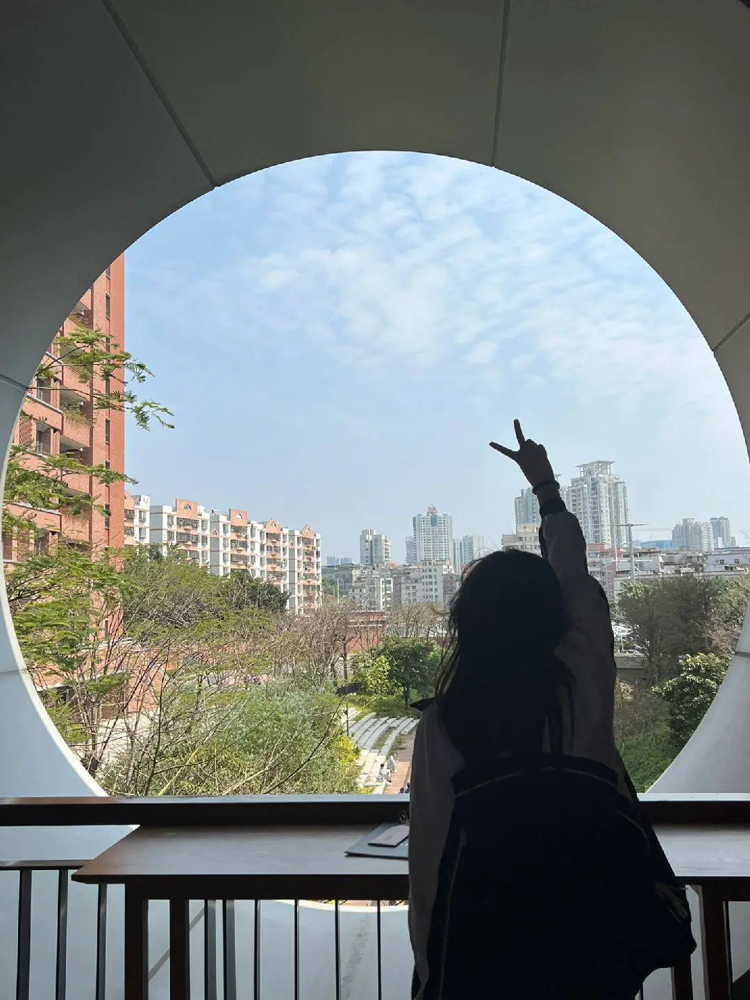 (@Ddddeeezayy) from morning to night,did this answer you curiosity about Shenzhen schools? #🇨🇳 #中国 #中国女孩 #shenzhenhighschool #douyin抖音 