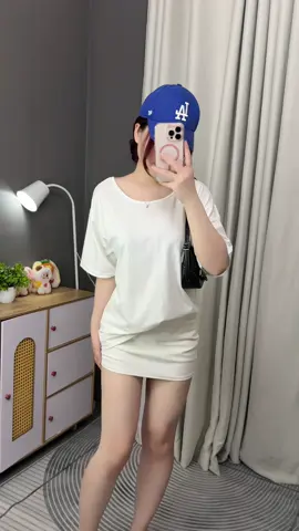 Mặc đơn giản chứ không đơn điệu #aothunformrong #aothunvienholung #myoutfit #thoitrangnu 