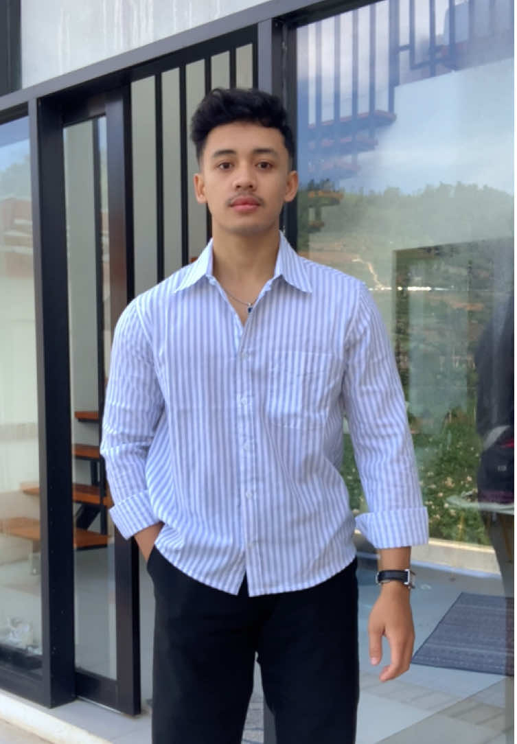 kemeja garis ngga pernah salah #kemejastripe #kemejagaris #inspirasioutfit 
