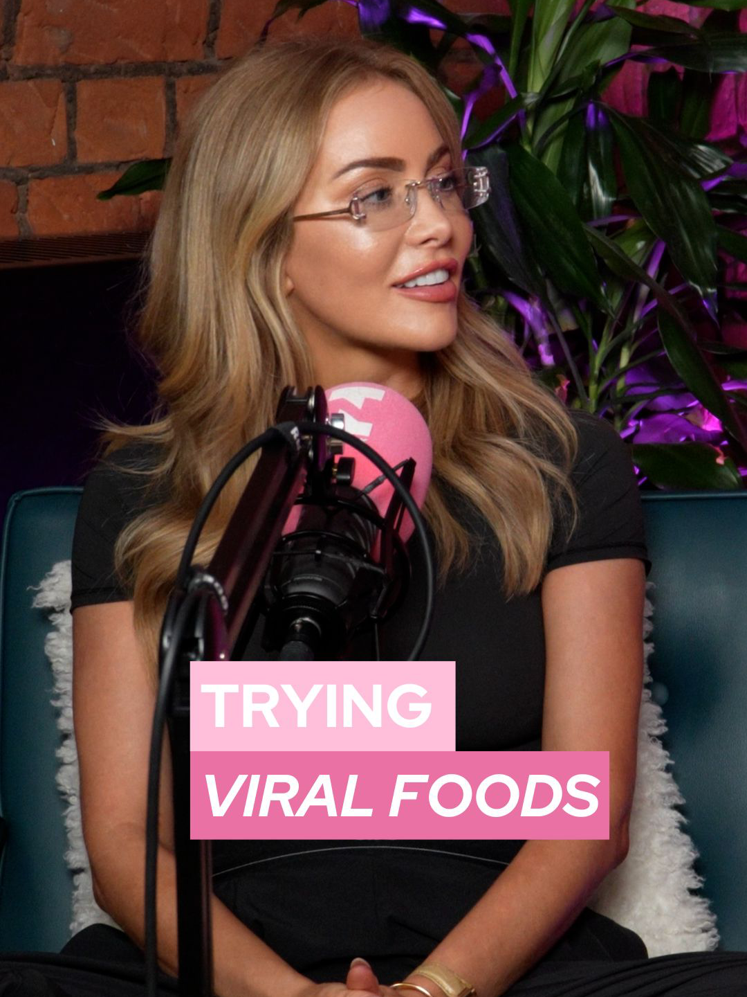 We’ve been talking all things viral food trends 🥪✨  From pistachio everything to the M&S strawberry sandwich… verdicts were mixed 👀😂 Catch last weeks bonus episode on our exclusive Patreon Group🎙️