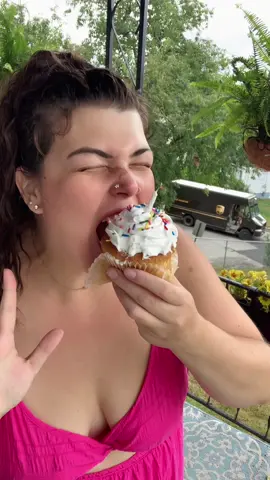 ITS MY BIRFDAY! 🧁 #leo #leoseason #birthday #birthdaygirl #over30 