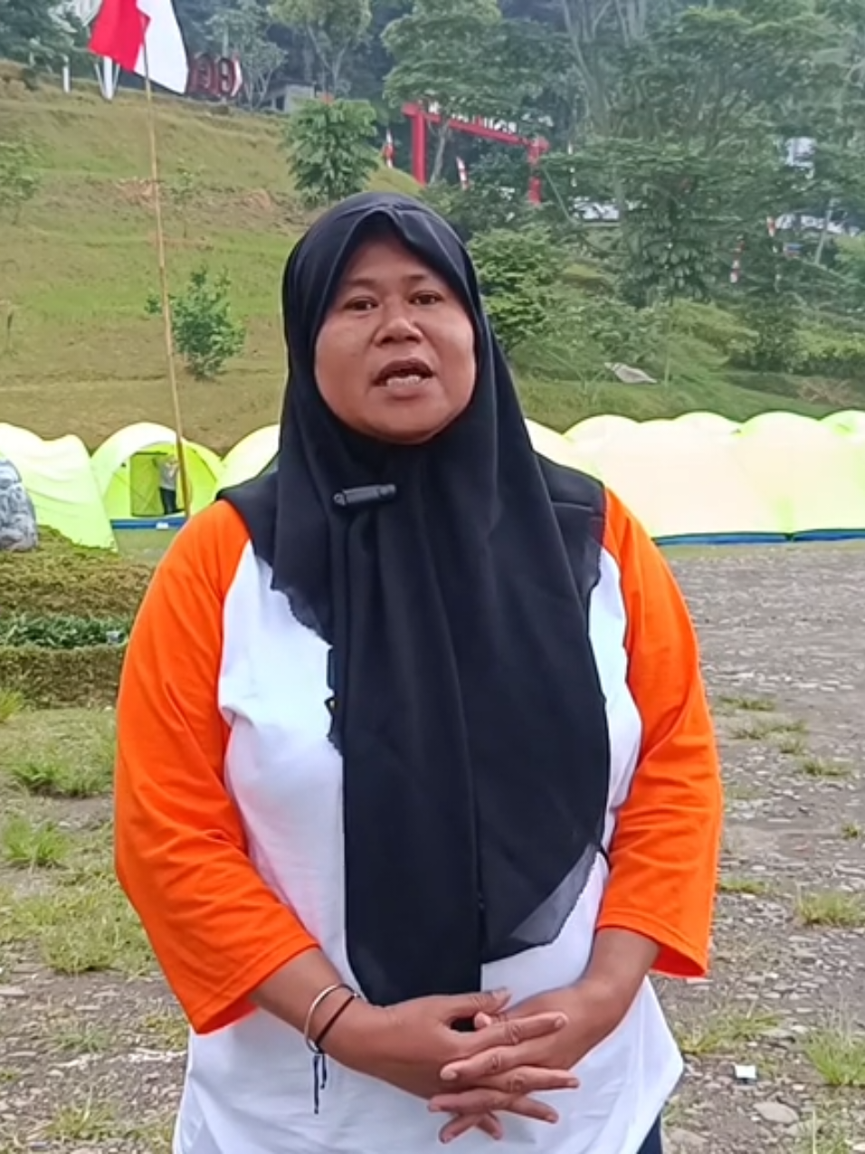 🔥 Semangat baru, langkah baru! 150 peserta perempuan & pekerja muda dari seluruh Indonesia berkumpul di Bogor dalam Jambore KSPI 2025 💪 💡 Belajar, berdiskusi, berjejaring, hingga membangun rekomendasi bersama untuk gerakan buruh yang lebih inklusif. 🌍 Solidaritas juga datang dari internasional! Bro Olav & Bro Floro (LO Norwegia) hadir dan berbagi inspirasi. 🎥 Di video ini, Rastingkem – Perwakilan Panitia dari FSP KEP yang juga Wakil Sekjen KSPI Bidang Keuangan, menyampaikan semangat kebersamaan untuk memperkuat perjuangan buruh. 👉 Inilah saatnya generasi muda dan perempuan ambil peran di garis depan perjuangan buruh! #KSPI #JamborePerempuanPekerjaMuda #SolidaritasInternasional 