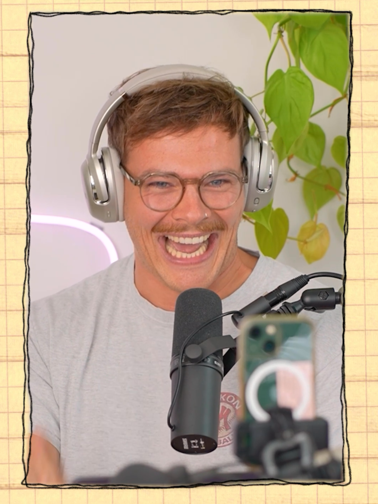 WARUM CDs?? 💿 #dienervigen #dienervigenpodcast #juliabeautx #joeysjungle #storytime #Rastplatz #Autobahn #CDs