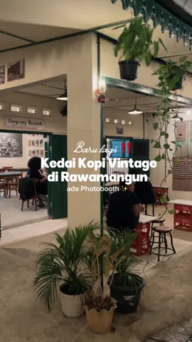 Warga rawamangun udah pada tau belum kalau ada kedai vintage ini?? Kudu banget didatengin sih,menu-nya comfort semua,harga murah,tempatnya nyaman dan ada photobooth juga 🙌🏻.  #kedaikopirawamangun #raturuspace #cafejaktim #fyp 
