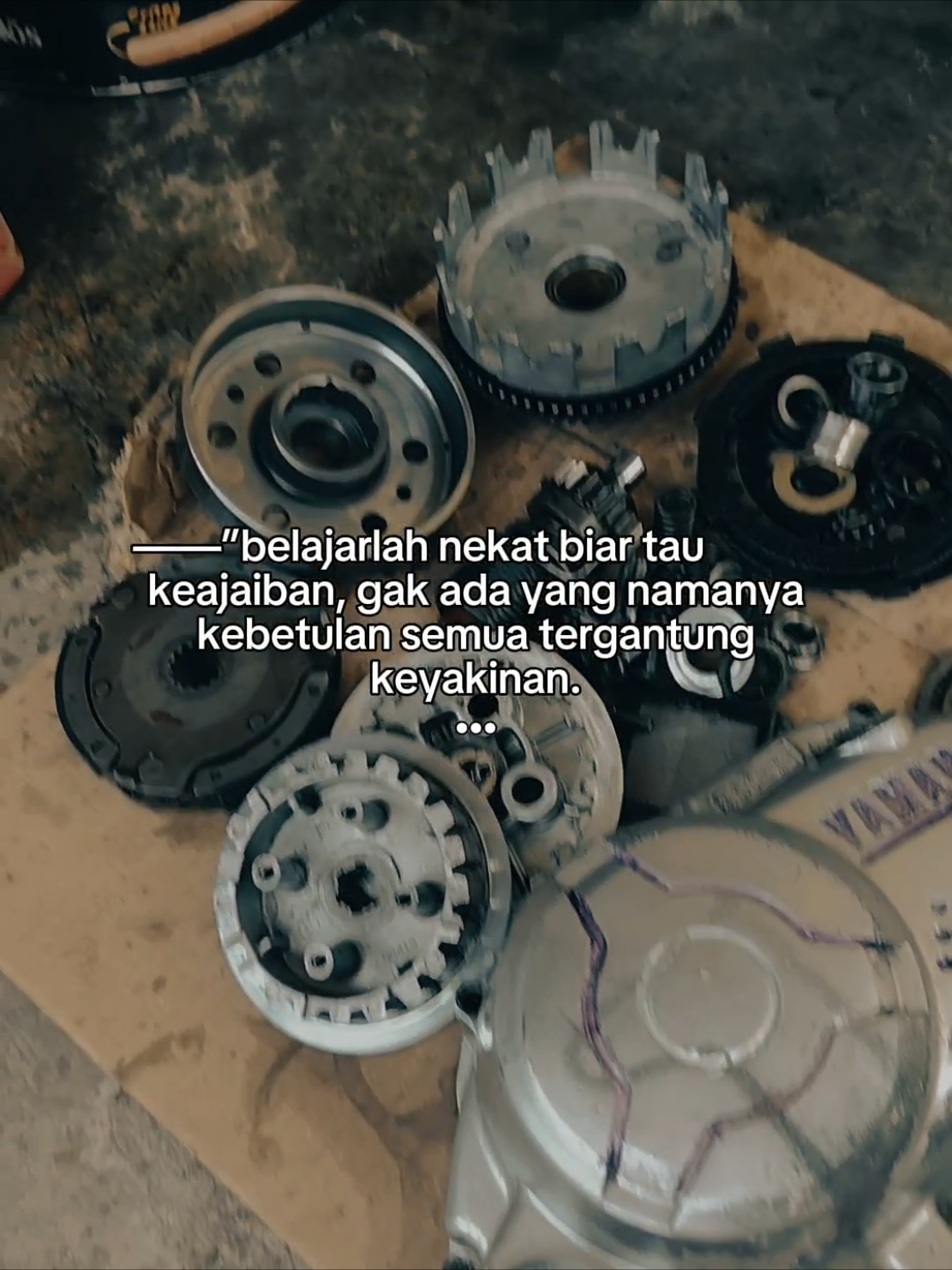 coba lah berani karena kita tidak tau apa yang terjadi di masa depan nanti..  #mekniktiktok  #setoriwahatsap  #bengkel  @mekanikmuda predator cvt real 