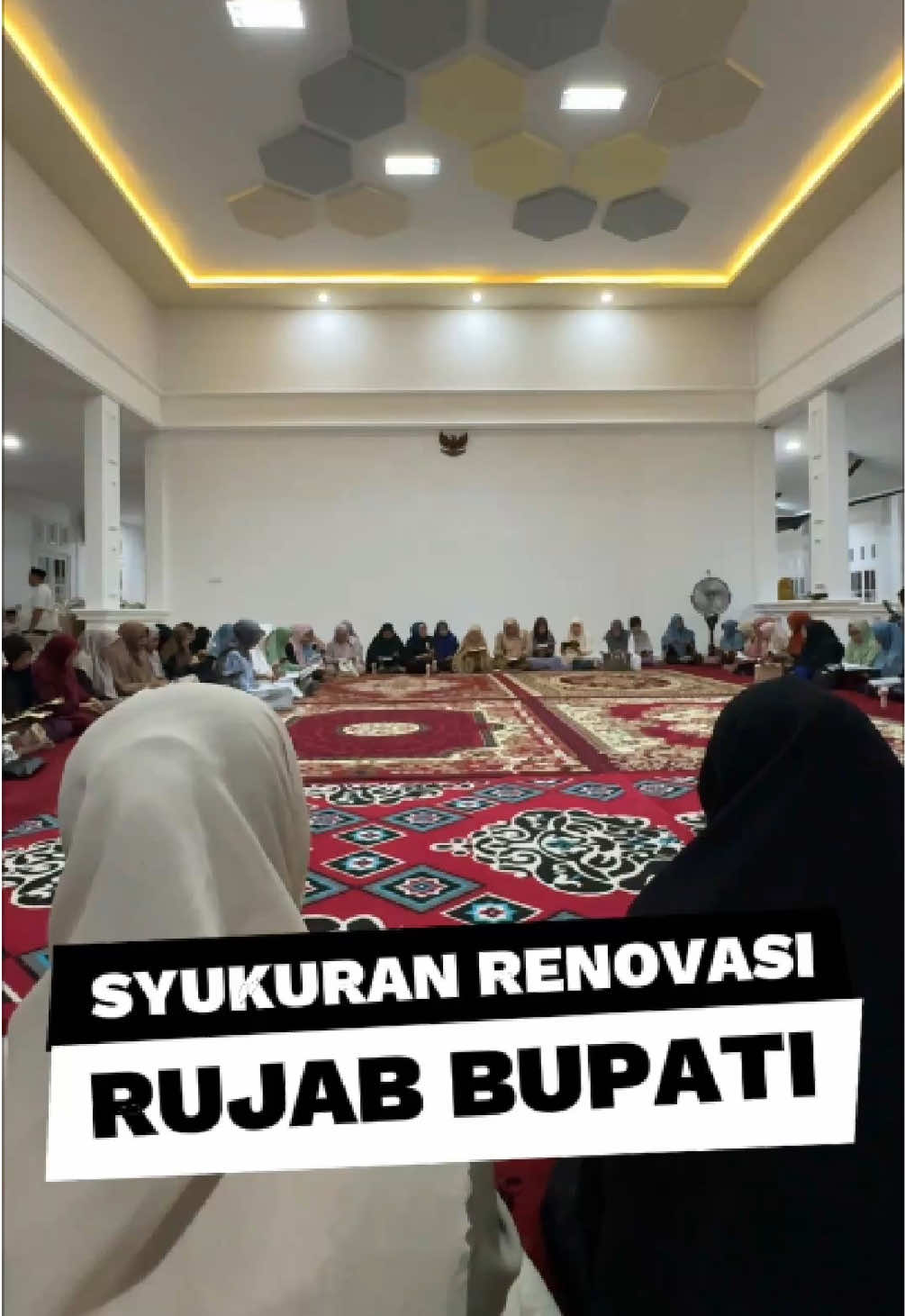 Alhamdulillah, kemarin kami menggelar syukuran atas selesainya pembangunan Rumah Jabatan Bupati.  Mari kita berdoa, semoga rumah ini senantiasa dilimpahi keberkahan, menjadi pusat silaturahmi, dan menjadi jalan bagi lahirnya keputusan-keputusan baik demi kesejahteraan masyarakat Morowali. 🤲 #IksanBaharudinAbdulRauf #BupatiMorowali #Morowali #SulawesiTengah #rujabbupati 