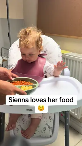 Iubește mâncarea #eating #asmr #food #fyyyyyyyyyyyyyyyy #eating 